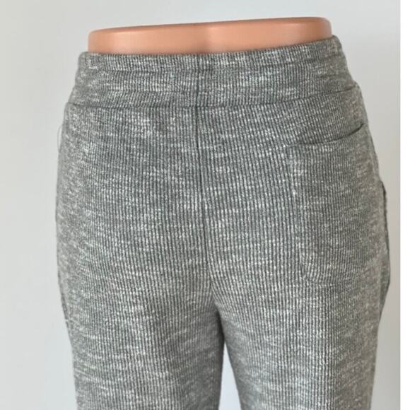 Brushed Rib Lake Tahoe Jogger Pants with Pockets in Heather Grey - Picture 5 of 6